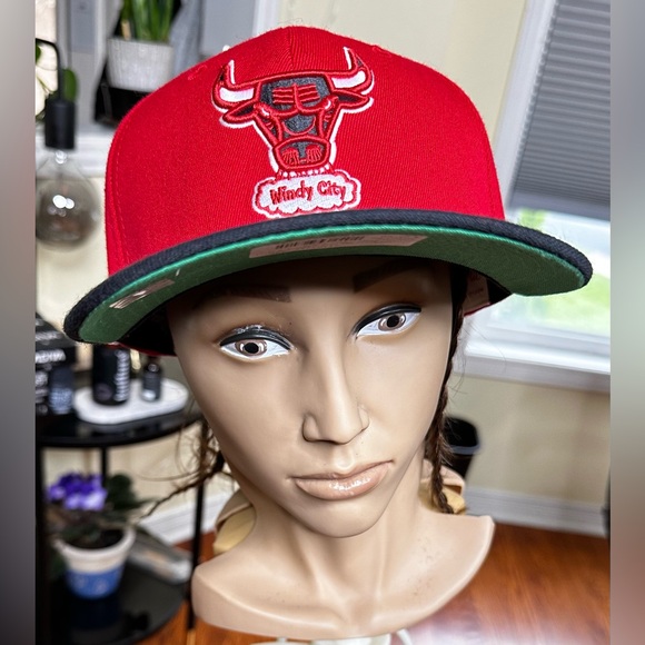 Gorgeous Bulls Cap!!! - Picture 2 of 4